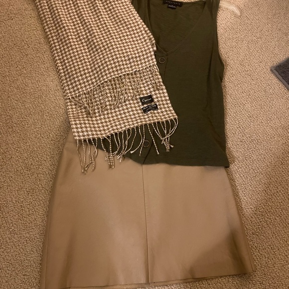 BCBG leather mini skirt, top and scarf - Picture 11 of 14